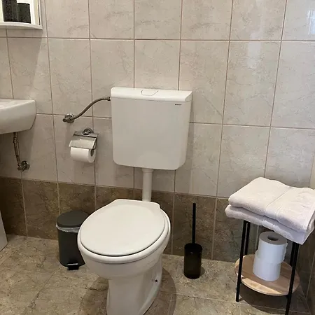 Novakovic ゲストハウス 3*