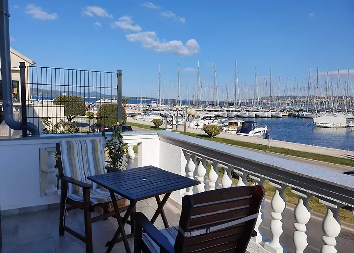 Konukevi Novakovic Biograd Na Moru